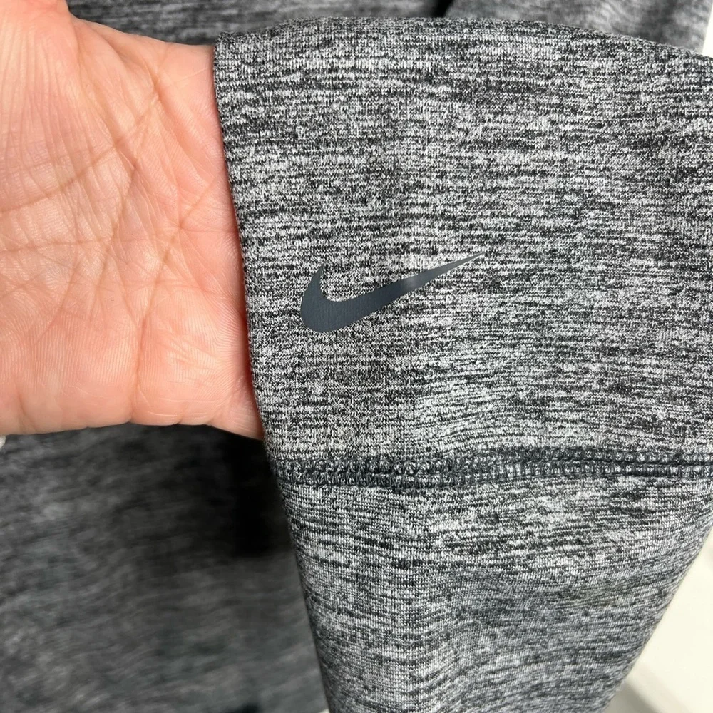NIKE Yoga DriFit Pullover Women’s Size Medium